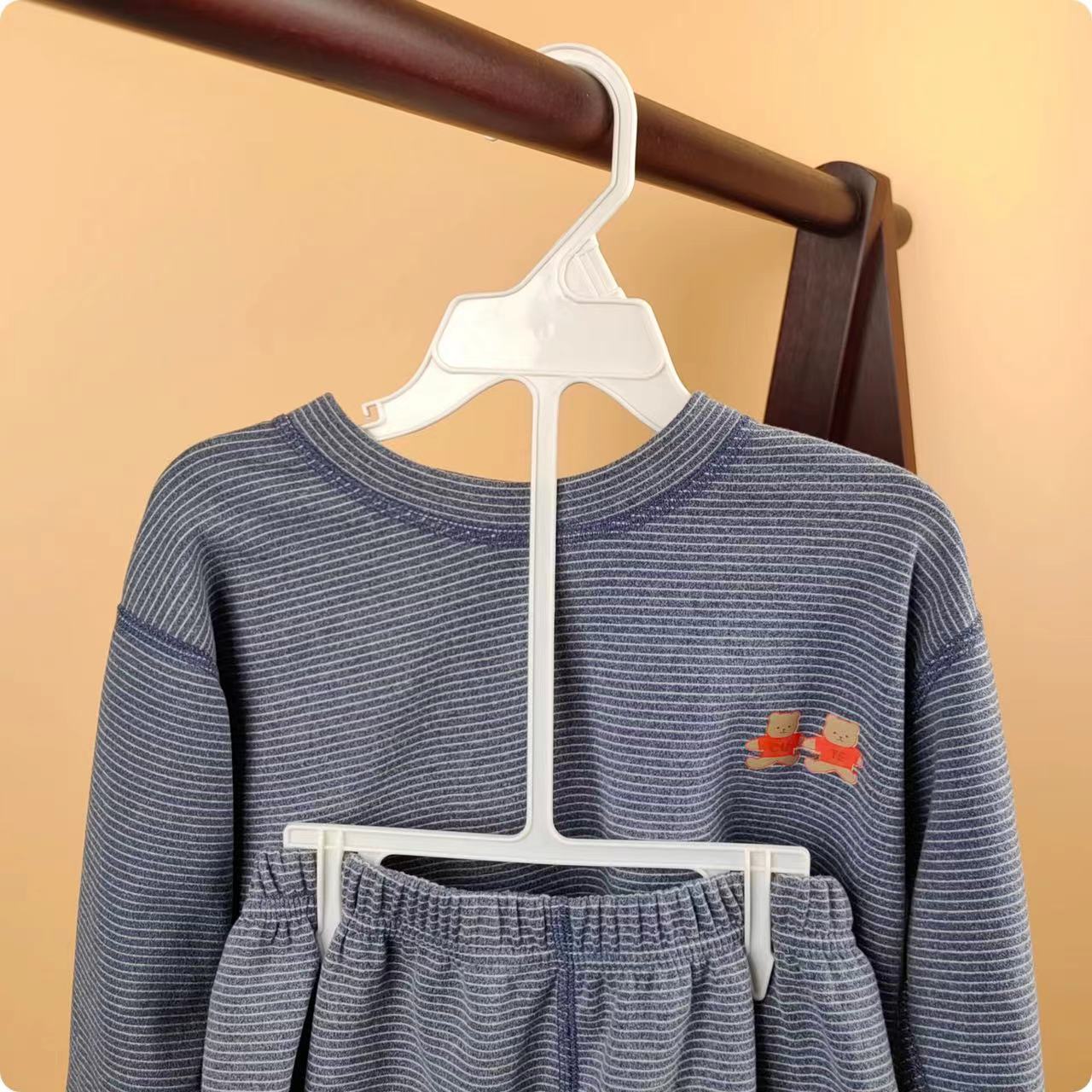 Baby Clothing Display Stand - 10 stuks kinderkledinghangers van plastic, voor