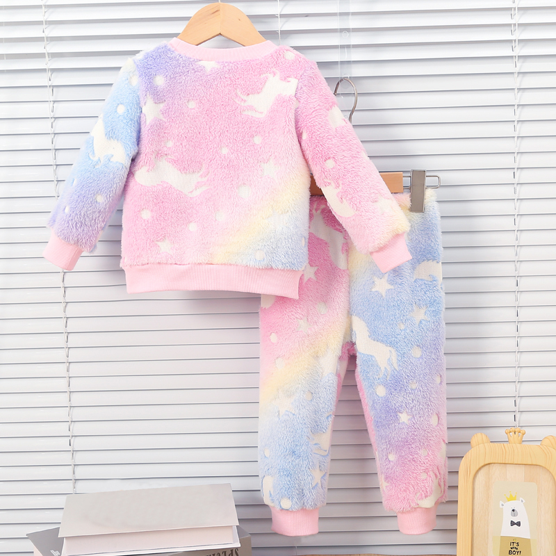 Vrouwelijke baby gekleurde her - Baby Clothing Night recensie en prijs